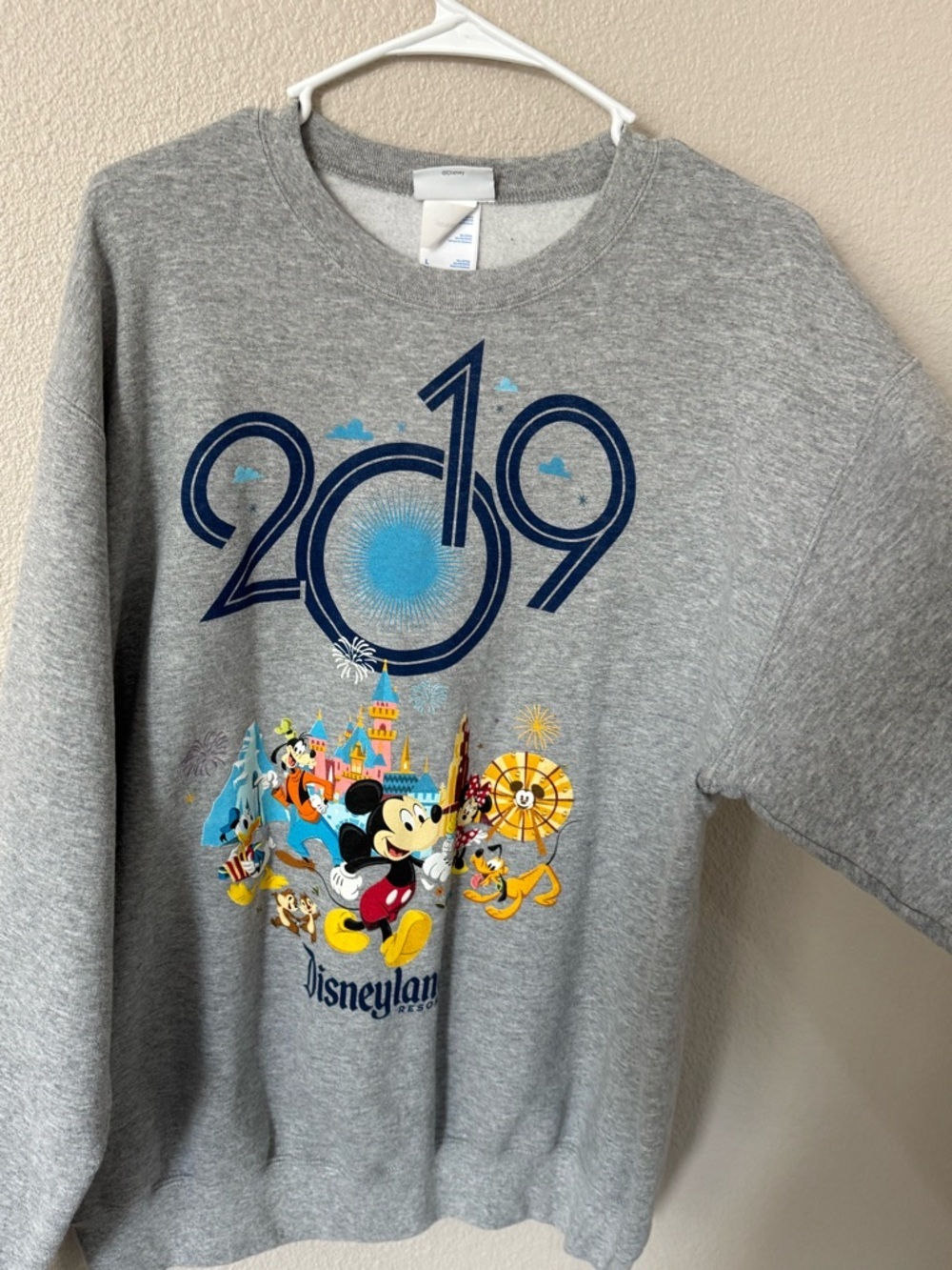 Disney Parks 2019 Gray Crew Neck Sweatshirt Unisex Size Large - Picture 3 of 7